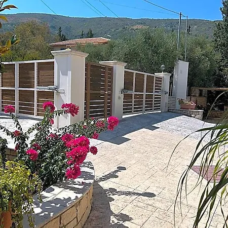 Clairy 3-bedroom With Private Pool *