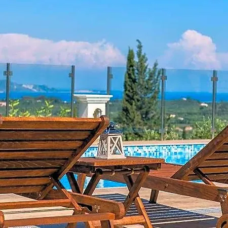 Clairy 3-bedroom With Private Pool *