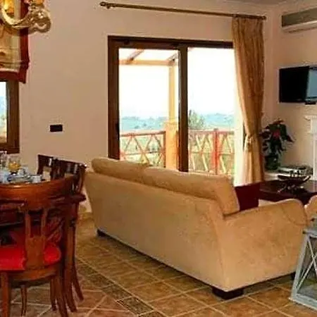 Clairy 3-bedroom With Private Pool *